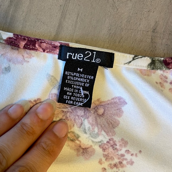 Floral Bodysuit - Picture 3 of 5